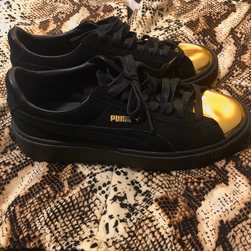 PUMA Suede Platform Gold Women's Sneakers